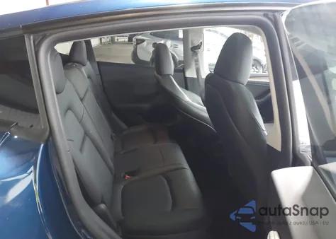 2023 Tesla Model Y Awd/Long Range Dual Motor All-Wheel Drive z USA, uszkodzony, nr VIN 7SAYGAEE9PF873897